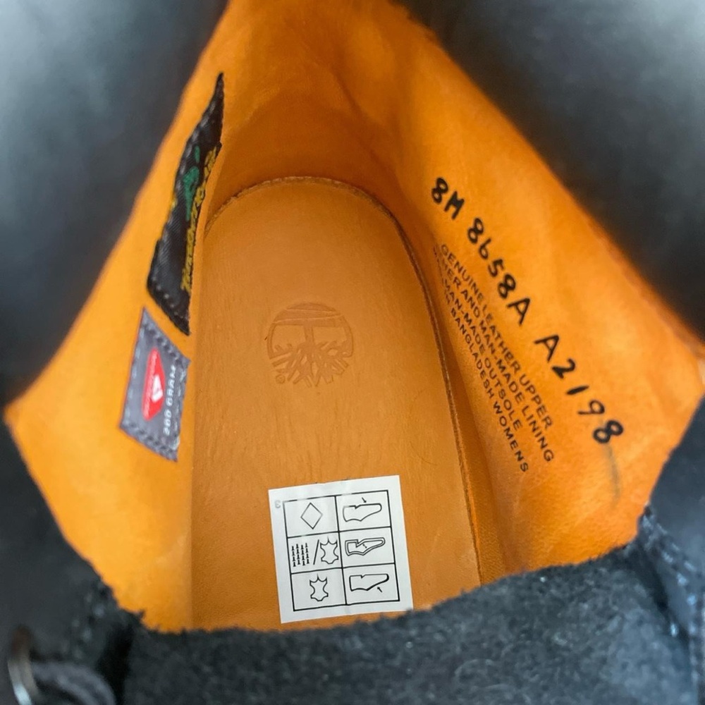 Black Timberland 6 inch boots - Picture 4 of 6